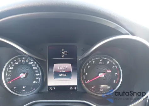 2015 Mercedes-Benz C 300 из США, поврежденный, VIN 55SWF4JB4FU094764